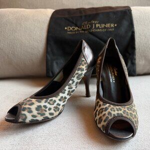 Donald J Pliner Couture Congo Mesh Metallic Heels in Sand / Espresso size 6.5